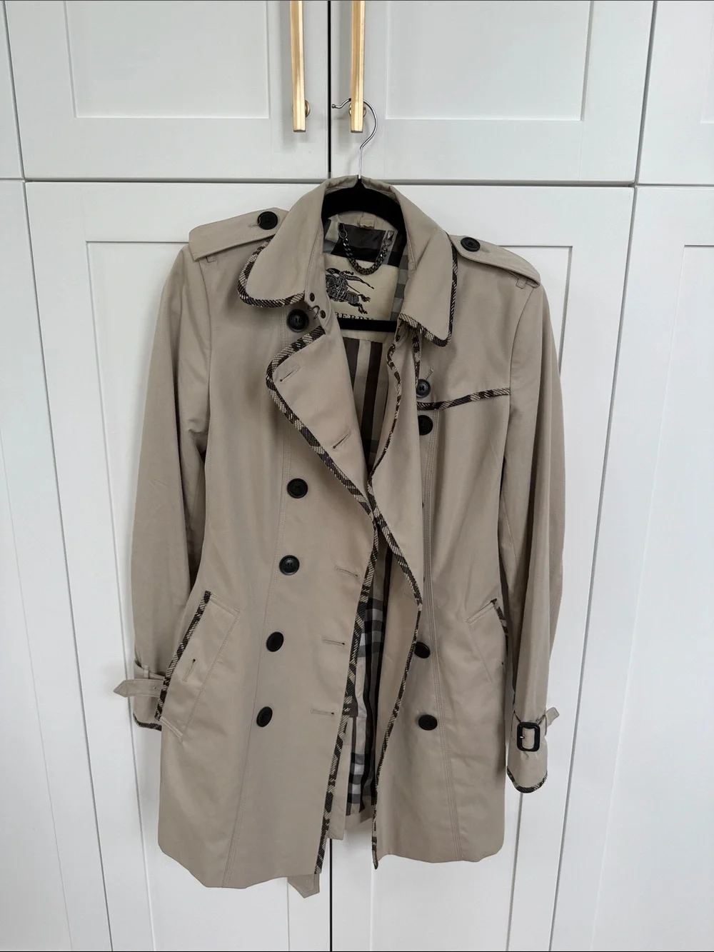 Burberry Classic Beige Trench Coat with Plaid Trim - Picture 1 of 4